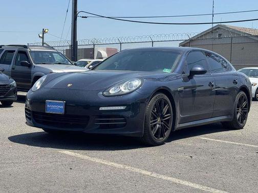 Night Blue Metallic 2016 Porsche Panamera 4S
