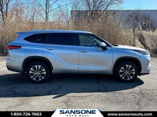 Celestial Silver Metallic 2023 Toyota Highlander XLE