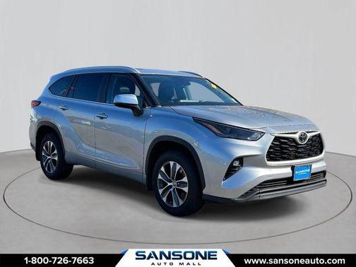 Celestial Silver Metallic 2023 Toyota Highlander XLE