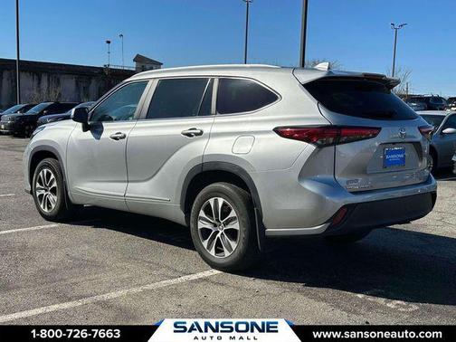 Celestial Silver Metallic 2023 Toyota Highlander XLE