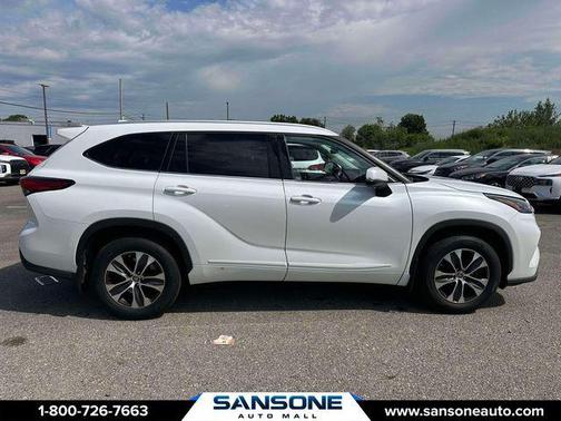 Wind Chill Pearl 2022 Toyota Highlander XLE