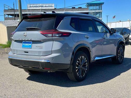 Boulder Gray Pearl/Super Black 2025 Nissan Rogue Platinum