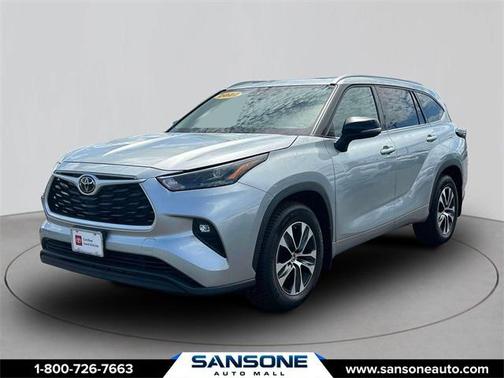 2022 Toyota Highlander XLE