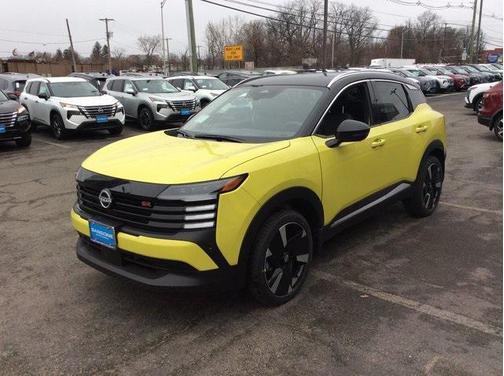 2025 Nissan Kicks SR