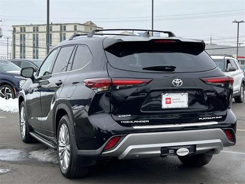 2025 Toyota Highlander Platinum
