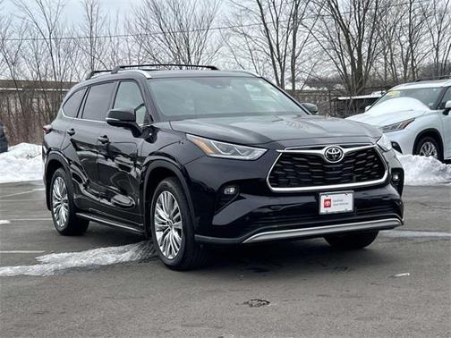 2025 Toyota Highlander Platinum