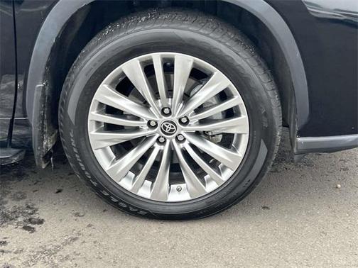 2025 Toyota Highlander Platinum