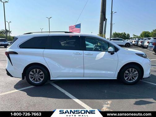 Ice 2025 Toyota Sienna LE