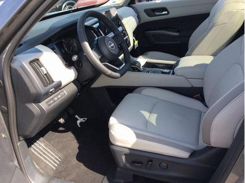 2025 Nissan Pathfinder SL 4WD