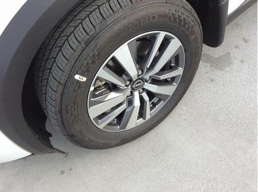 2025 Nissan Pathfinder SL 4WD