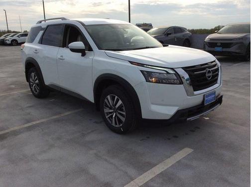 2025 Nissan Pathfinder SL 4WD