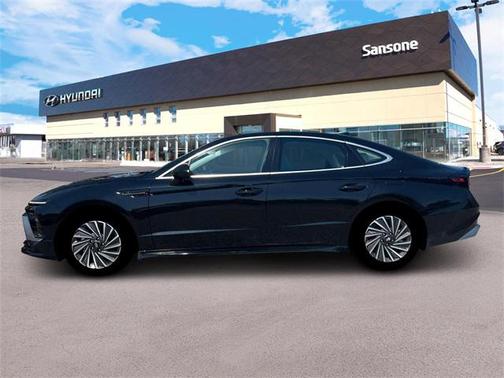 2025 Hyundai SONATA Hybrid SE