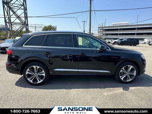 Mythos Black Metallic 2022 Audi Q7 55 Premium Plus