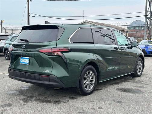 2021 Toyota Sienna LE