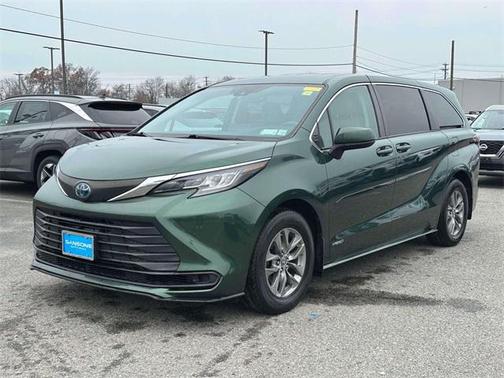 2021 Toyota Sienna LE
