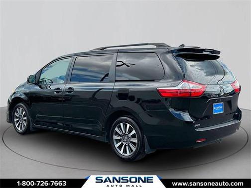 2018 Toyota Sienna LE