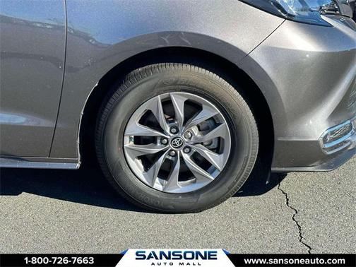 2024 Toyota Sienna XLE