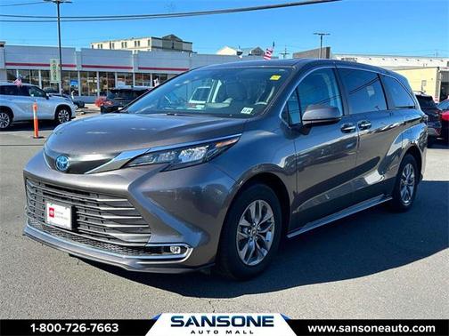2024 Toyota Sienna XLE