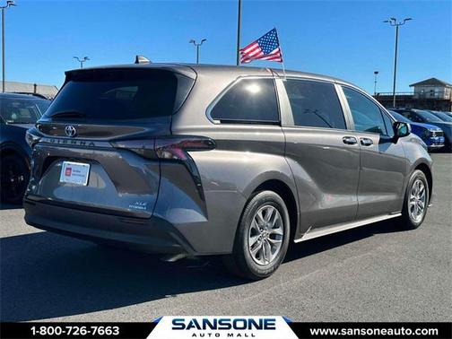 2024 Toyota Sienna XLE