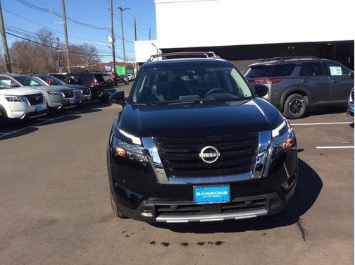 2025 Nissan Pathfinder Platinum 4WD