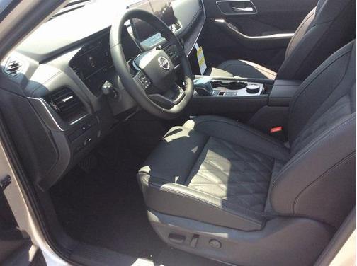 2025 Nissan Rogue Platinum