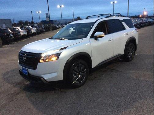 2025 Nissan Pathfinder SV 4WD