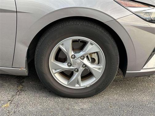 2023 Hyundai ELANTRA SE