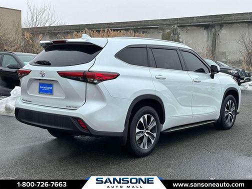 2022 Toyota Highlander XLE