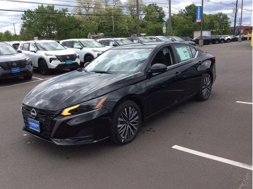 Super Black 2026 Nissan Altima 2.5 SV