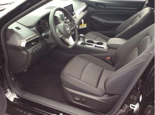 Super Black 2026 Nissan Altima 2.5 SV