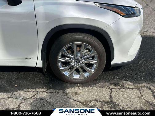Wind Chill Pearl 2023 Toyota Highlander Hybrid Limited