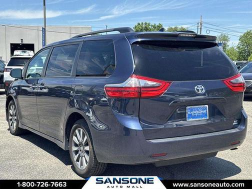 Pearl 2020 Toyota Sienna LE