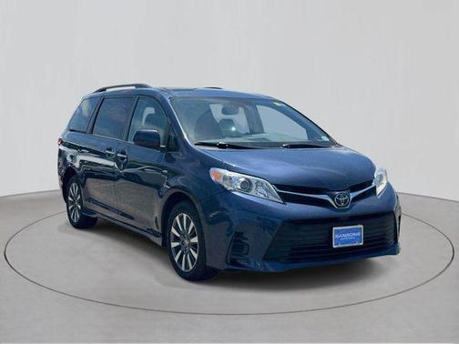 Pearl 2020 Toyota Sienna LE