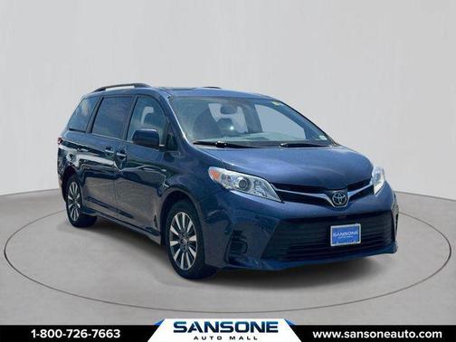 Pearl 2020 Toyota Sienna LE