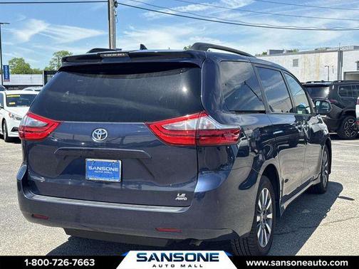Pearl 2020 Toyota Sienna LE