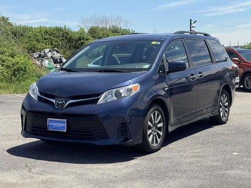 Pearl 2020 Toyota Sienna LE