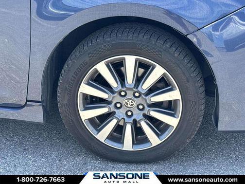 Pearl 2020 Toyota Sienna LE