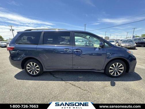 Pearl 2020 Toyota Sienna LE