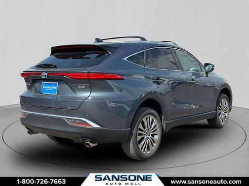 Coastal Gray Metallic 2023 Toyota Venza XLE