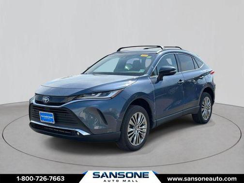 Coastal Gray Metallic 2023 Toyota Venza XLE