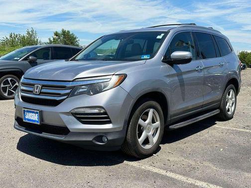 Silver Metallic 2016 Honda Pilot Elite