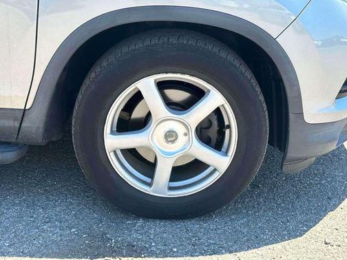 Silver Metallic 2016 Honda Pilot Elite