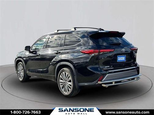 2022 Toyota Highlander Hybrid Platinum