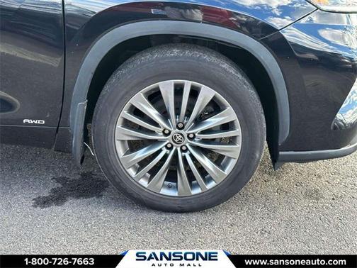 2022 Toyota Highlander Hybrid Platinum