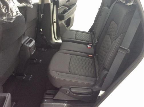 2025 Nissan Pathfinder S 4WD