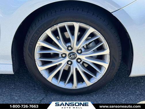 Pearl 2018 Toyota Camry XLE