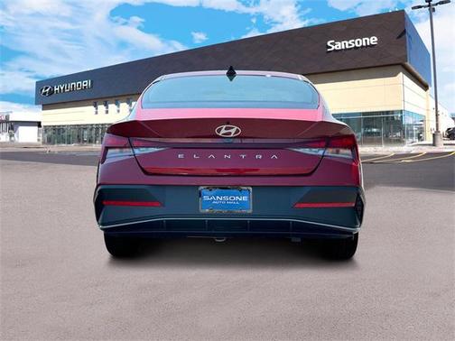 2025 Hyundai ELANTRA SE