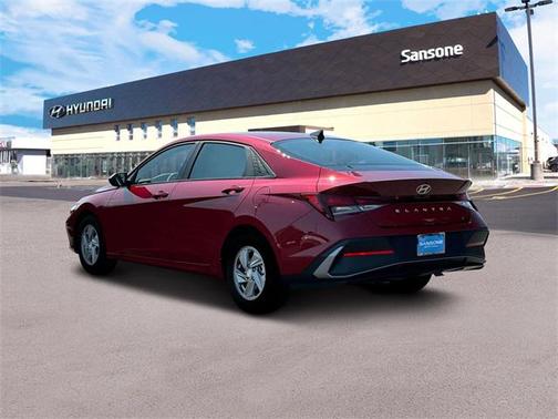 2025 Hyundai ELANTRA SE