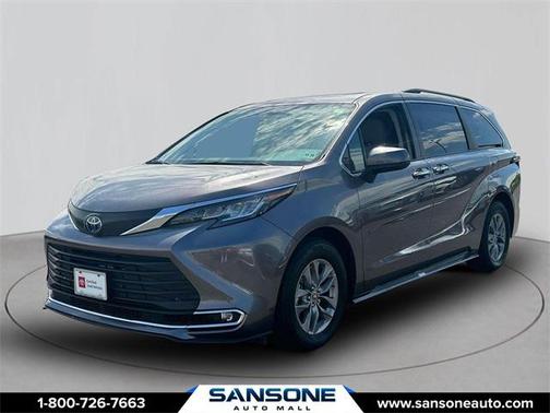 2022 Toyota Sienna XLE 7 Passenger