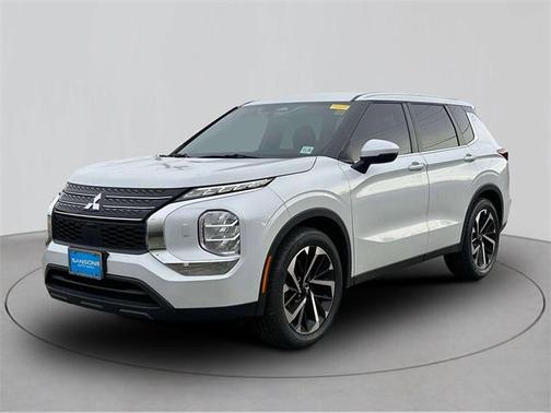 2022 Mitsubishi Outlander ES